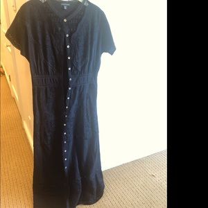 Saks fifth avenue maxi -lace detail trims! Great condition worn maybe 2x! size 6
